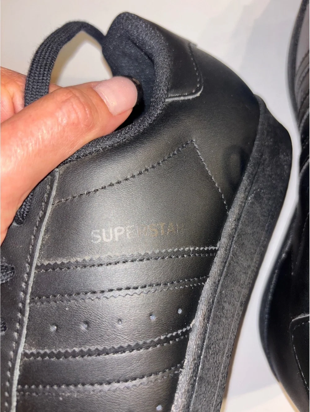 Adidas Superstar Men’s 9.5 Black Leather Sneakers NWOT NWOB